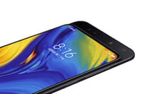 Des smartphones avec un bouton dédié aux assistants numériques