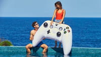 Parfait pour l'été, la manette Xbox gonflable