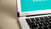 AirBar rend les MacBook tactiles