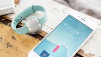 Ava, le bracelet détecteur de fertilité
