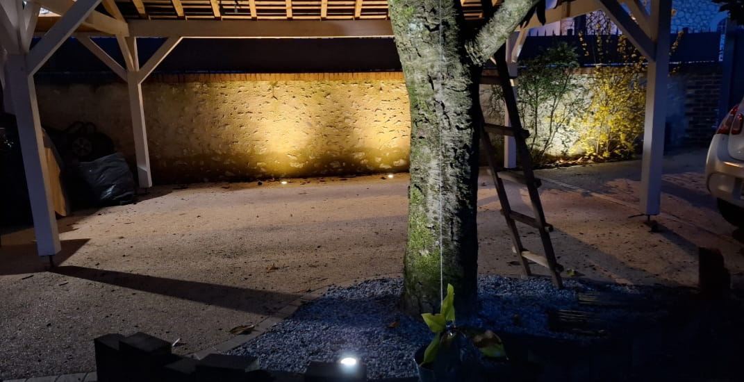 Éclairage sous carport