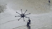 Oui, le dronesurf existe