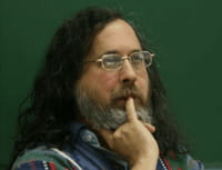 Les téléphones portables : un outil de pistage et de surveillance selon Stallman