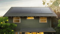 Les panneaux solaires (discrets) de Tesla