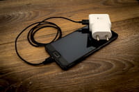 Les médecins alertent sur les dangers des chargeurs de portables