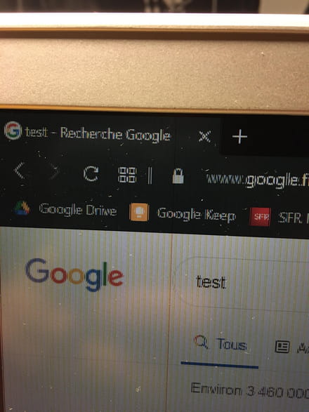 Mon Ordinateur Lenovo S'allume Mais L'écran Reste Noir Quadrillage jaune intempestif sur l'écran de mon LENOVO IDEAPAD 510S