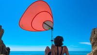 Ce parasol recharge les batteries