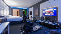 Une chambre d'hôtel spéciale gamers