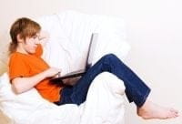 Les jeunes préfèrent surfer sur internet que regarder la télévision